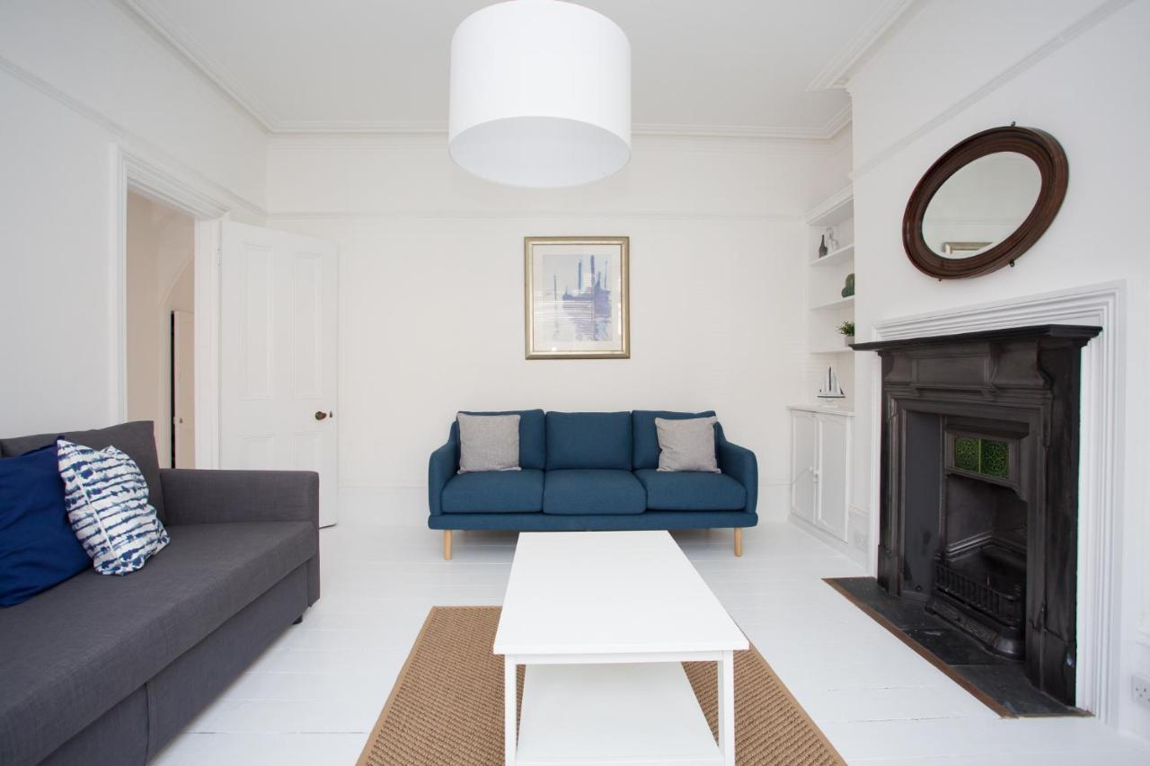 Elegant York House - On A Beach Road, Sleeps 12, With Sea Views Вётинг Экстерьер фото