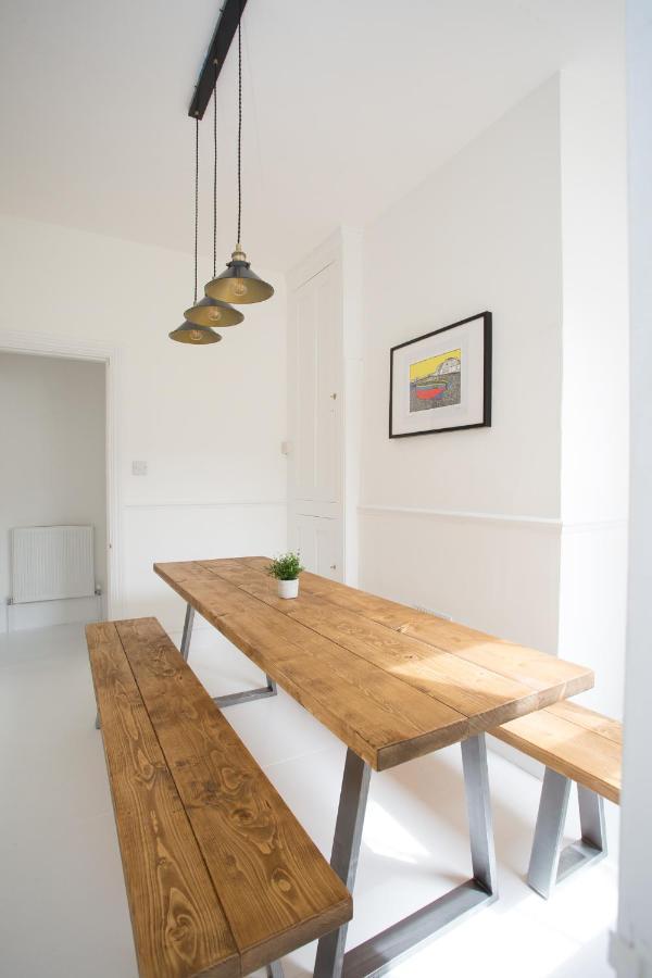 Elegant York House - On A Beach Road, Sleeps 12, With Sea Views Вётинг Экстерьер фото