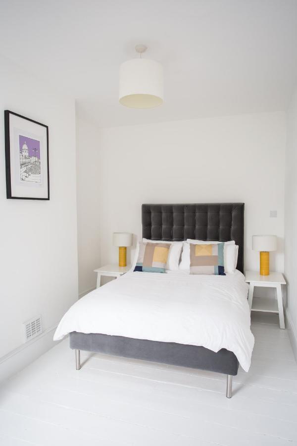 Elegant York House - On A Beach Road, Sleeps 12, With Sea Views Вётинг Экстерьер фото