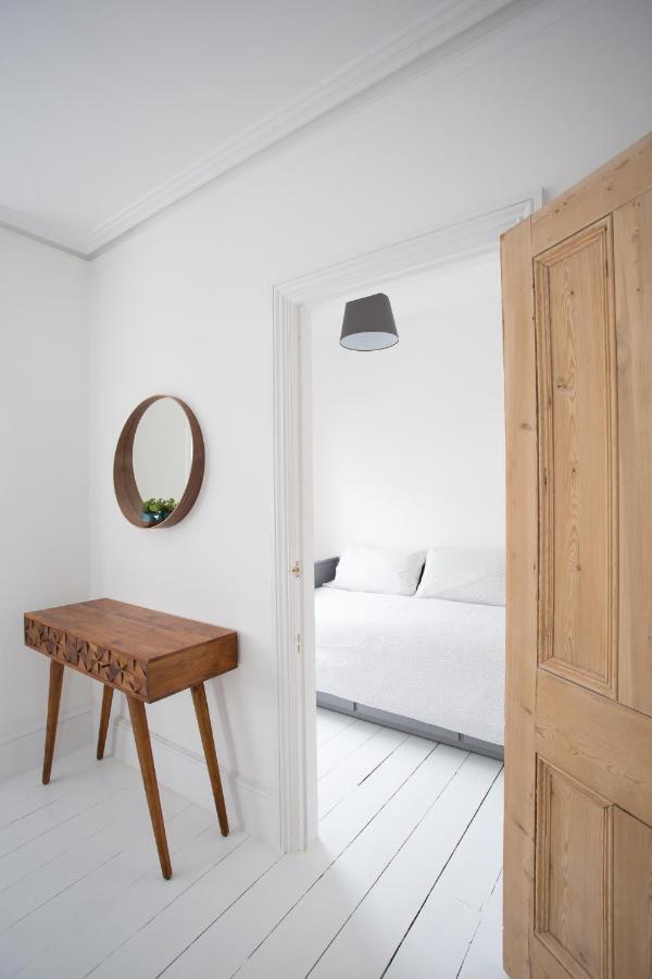 Elegant York House - On A Beach Road, Sleeps 12, With Sea Views Вётинг Экстерьер фото